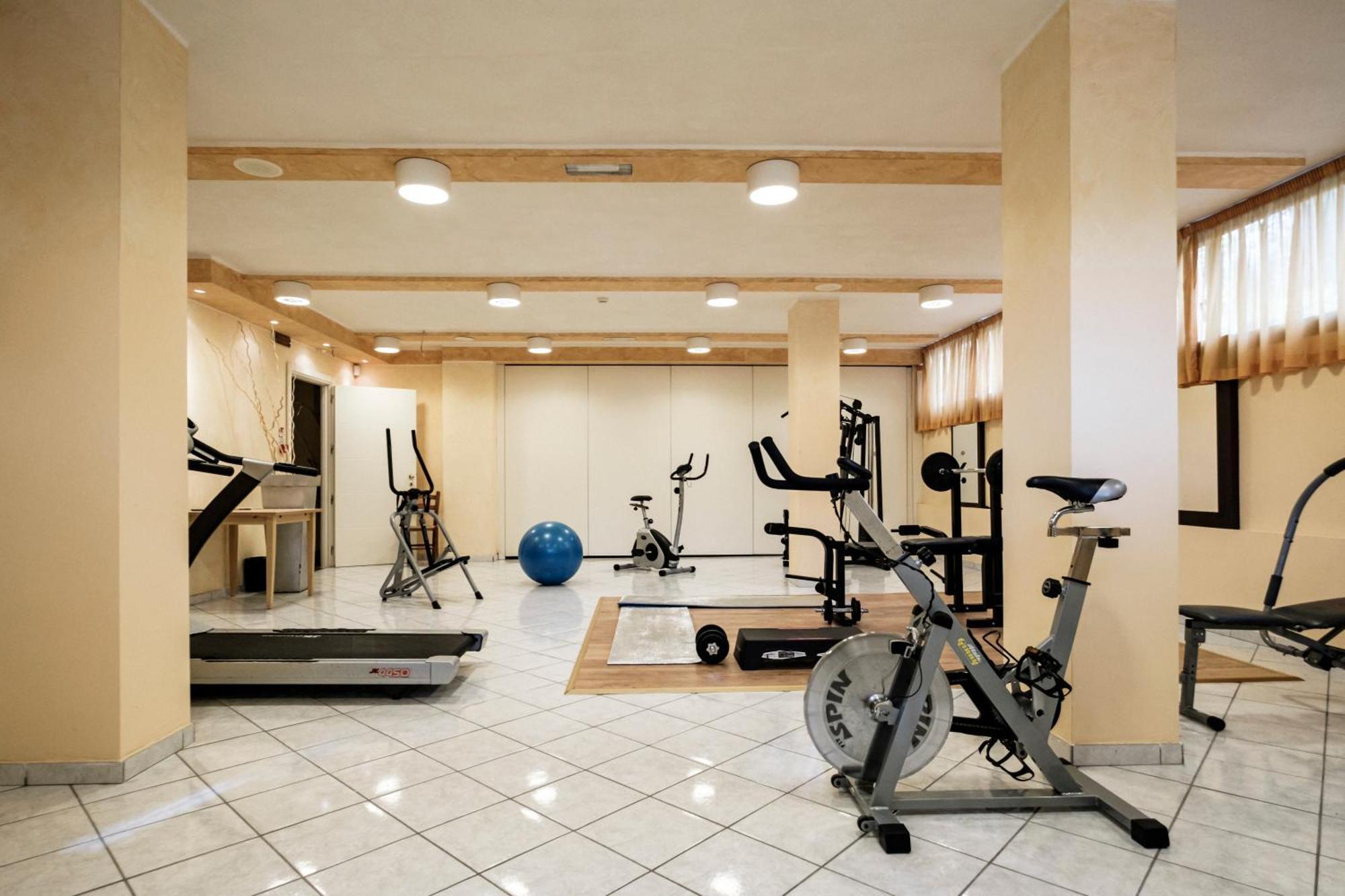 Augustus Hotel ריצ'יונה מראה חיצוני תמונה