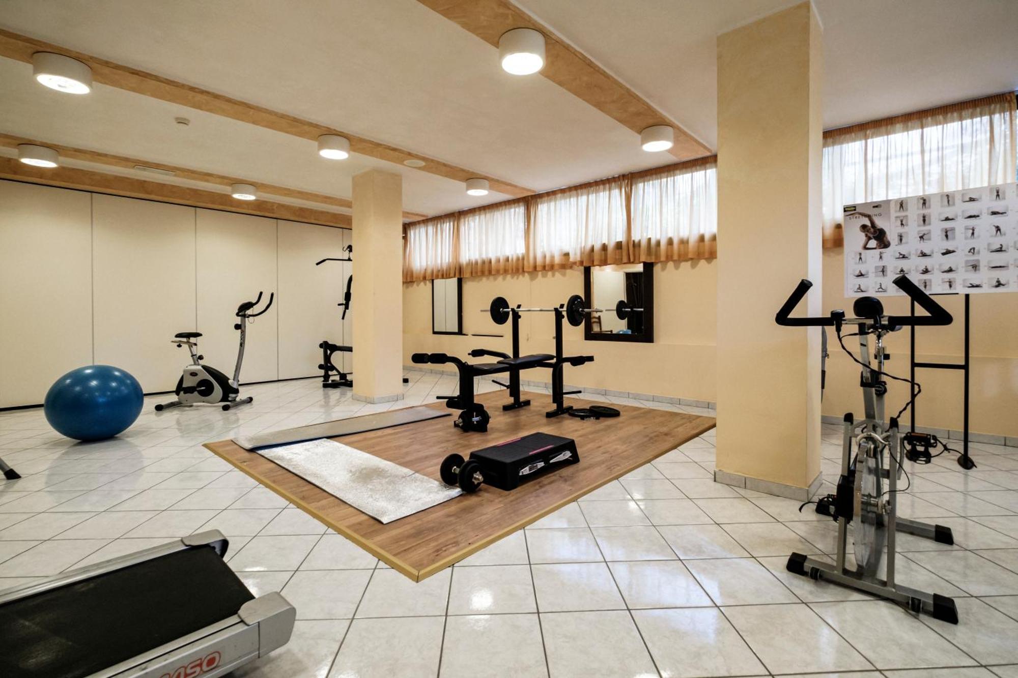 Augustus Hotel ריצ'יונה מראה חיצוני תמונה
