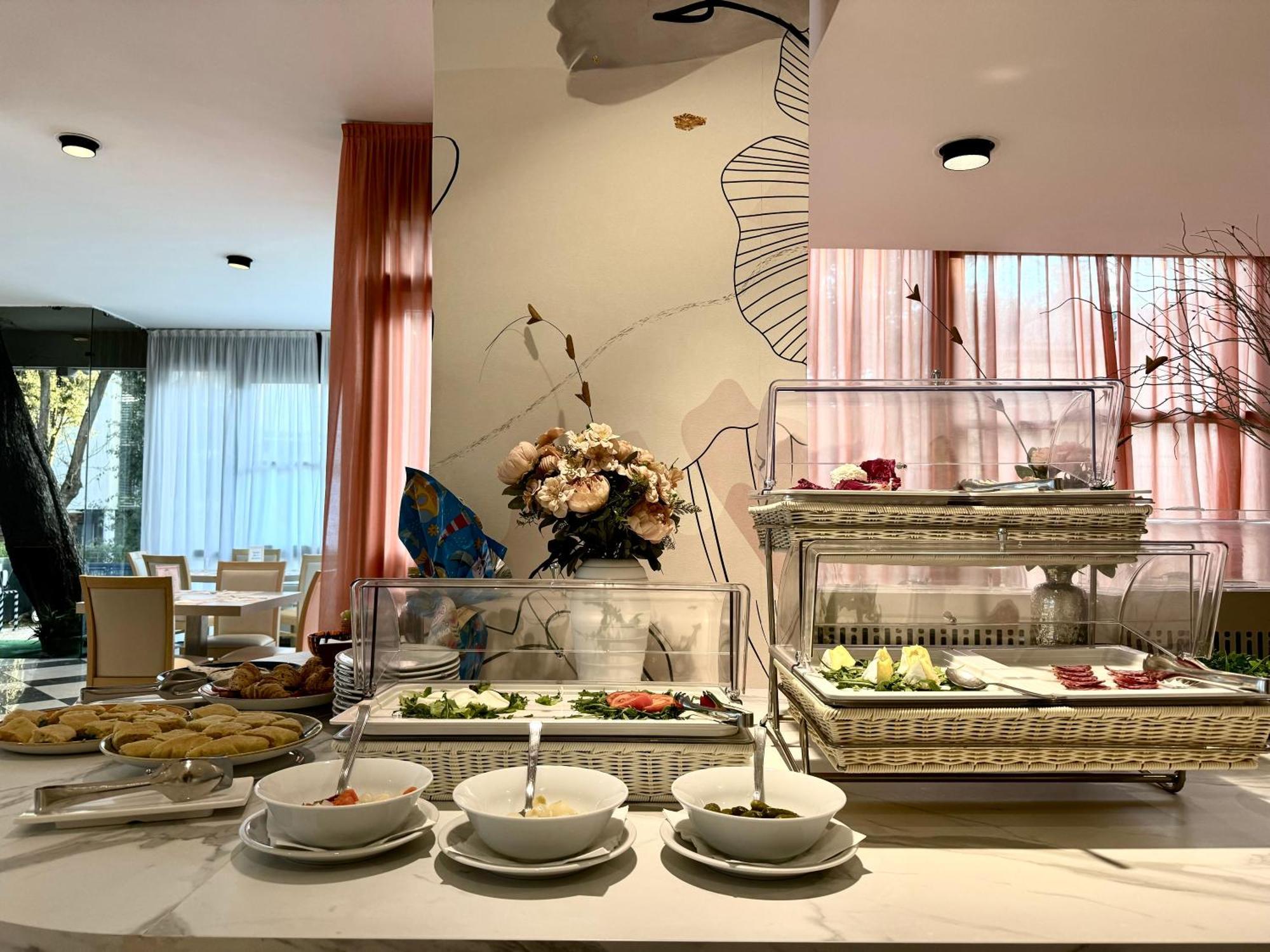 Augustus Hotel ריצ'יונה מראה חיצוני תמונה