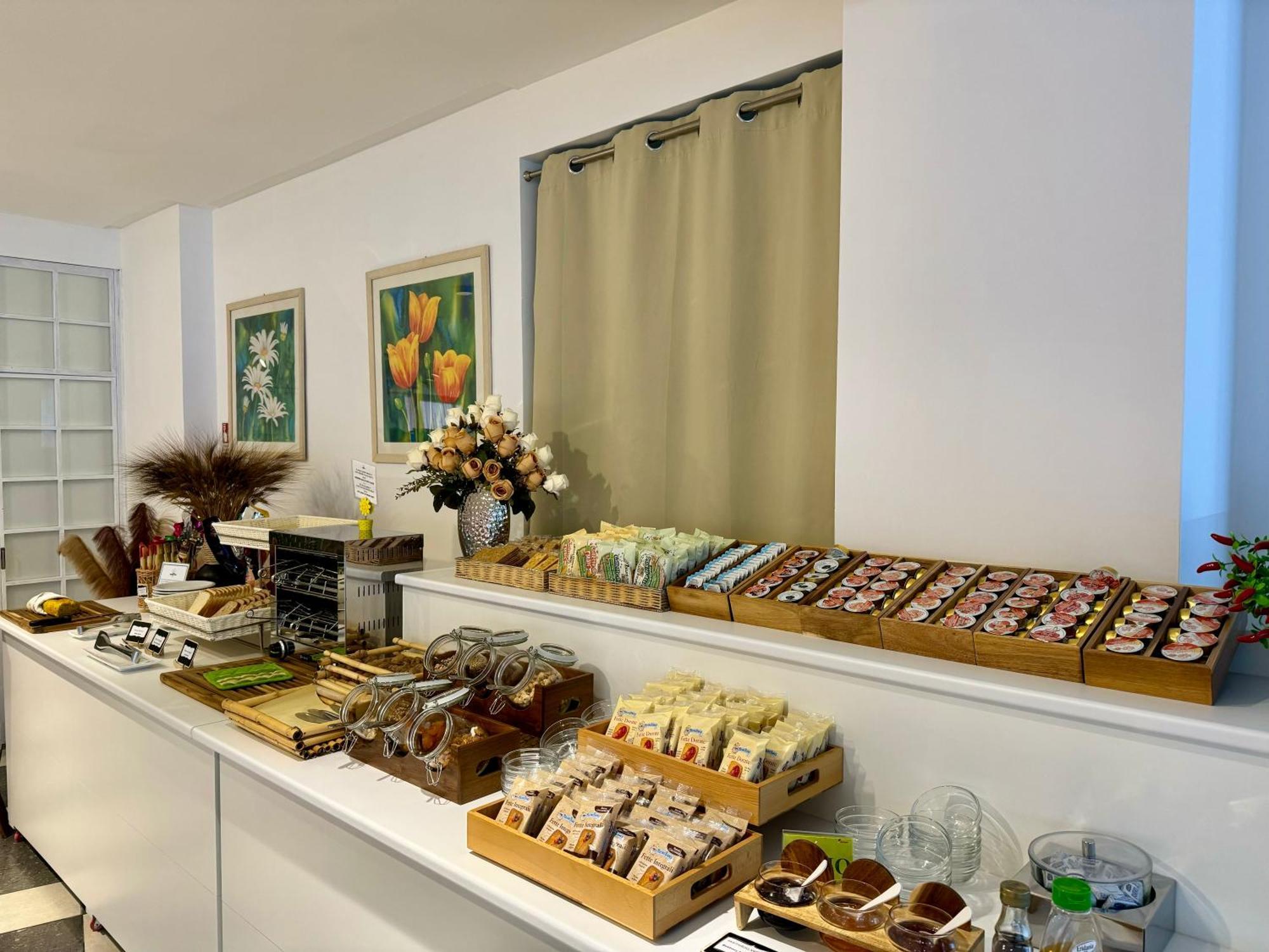 Augustus Hotel ריצ'יונה מראה חיצוני תמונה