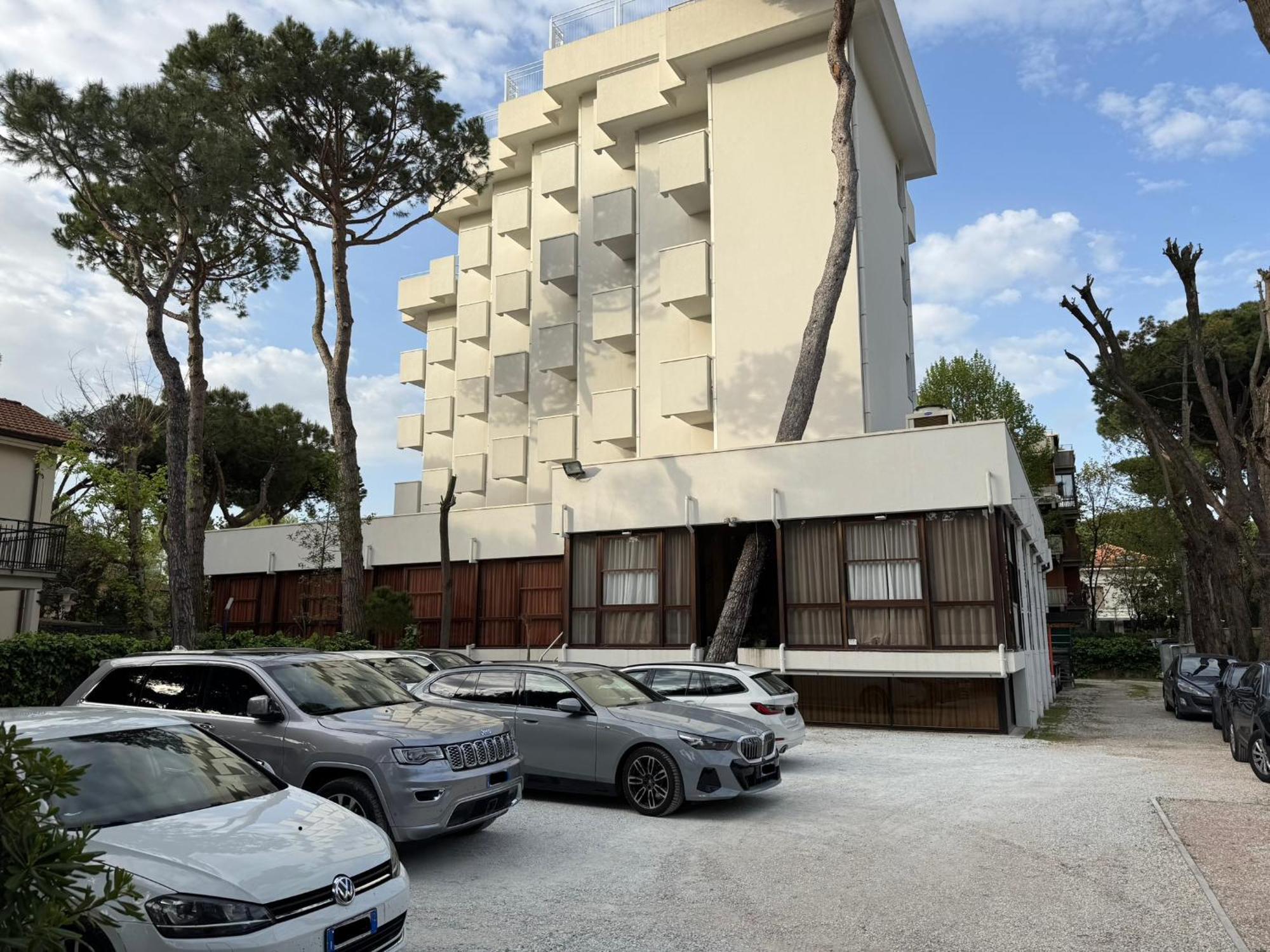 Augustus Hotel ריצ'יונה מראה חיצוני תמונה